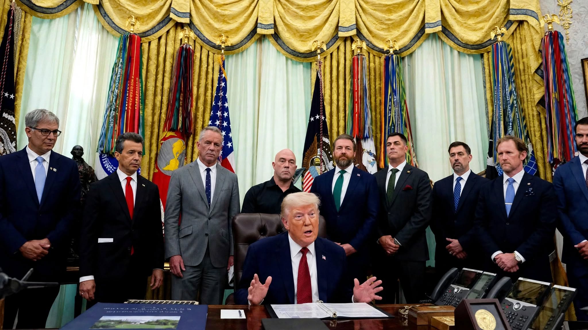 Trump Signs Order Expediting Drugs